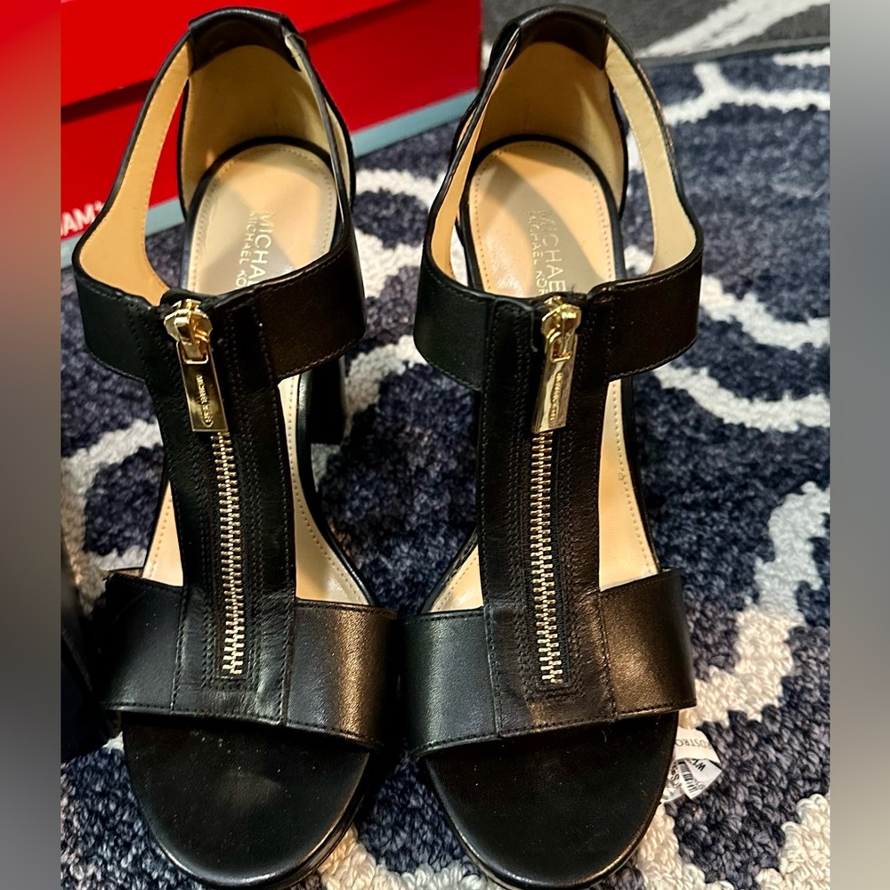 Michael Kors black leather sandal with zipper front size 8 - Gently worn 1-2x